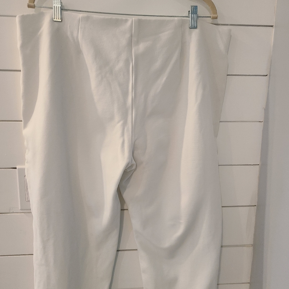 Chico's Classic Crop Pants - Picture 4 of 7
